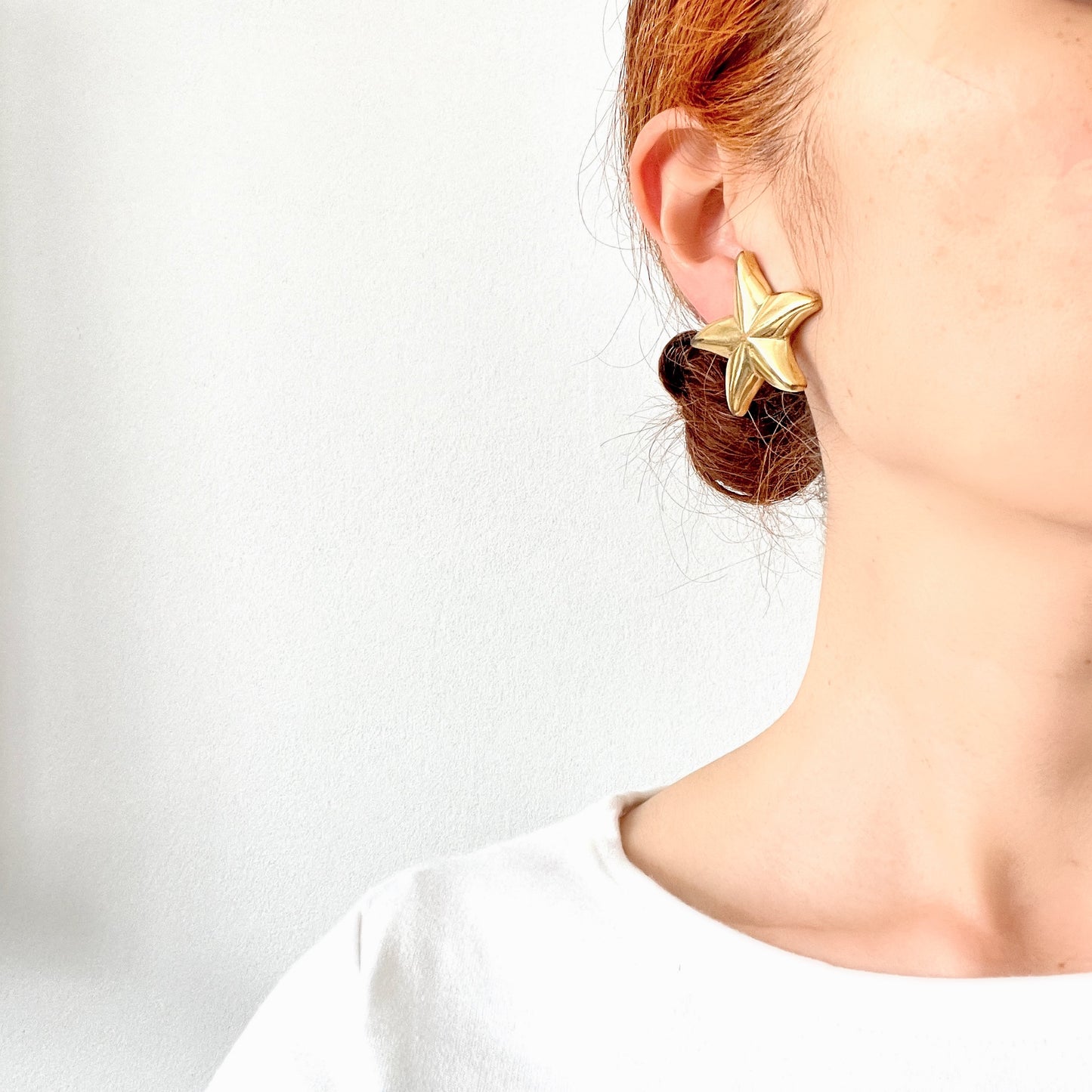 Vintage starfish motif clip-on earrings from the 1980s. 1980年代のヒトデモチーフのヴィンテージクリップイヤリング。