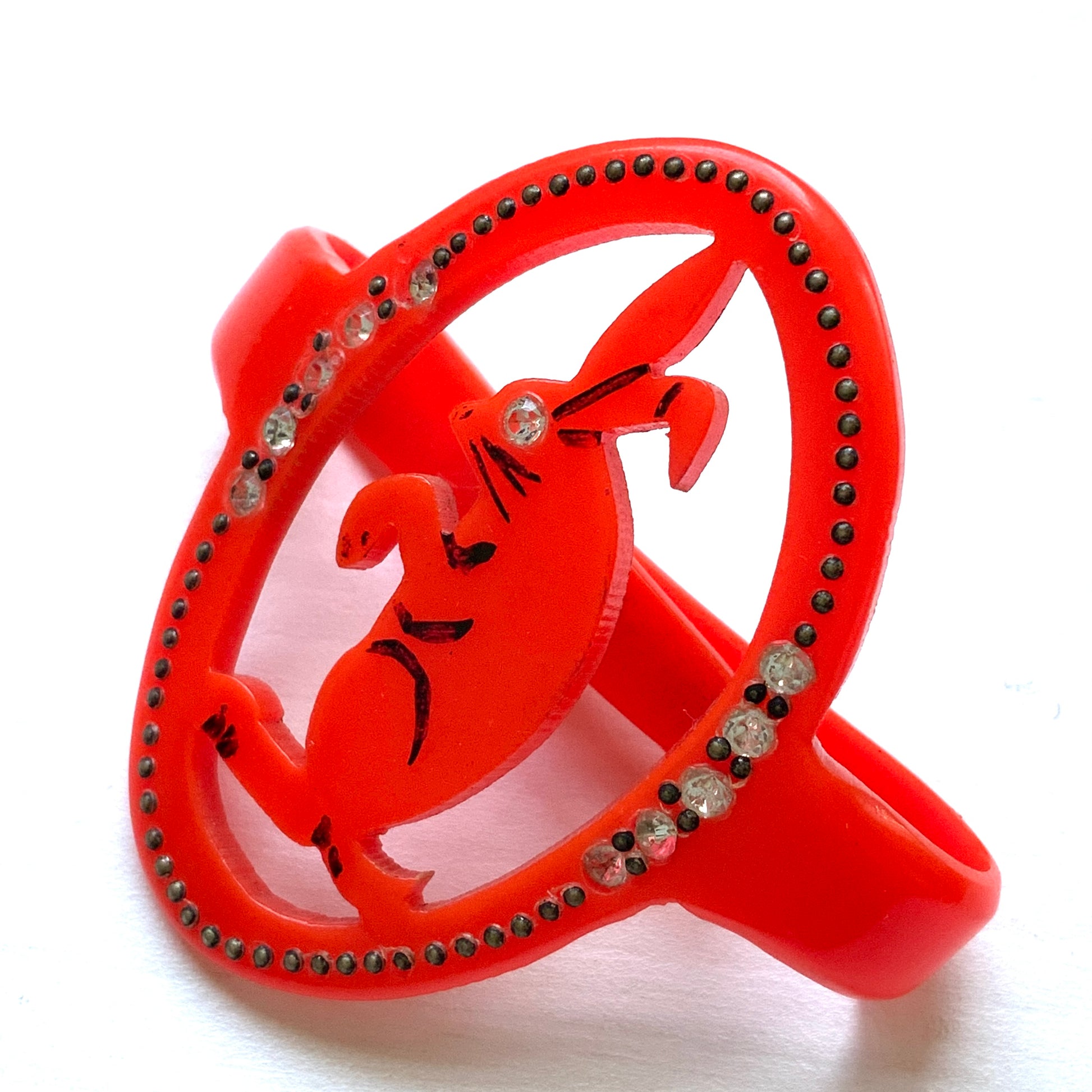 Adorable a bunny scarf ring.  かわいらしいうさぎのスカーフリング。