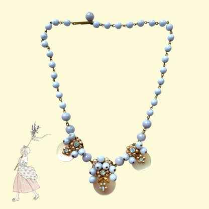 Vintage 1950s necklace featuring baby blue glass beads. ベビーブルーグラスを使用した1950年代のヴィンテージネックレス。