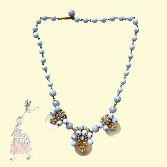 Vintage 1950s necklace featuring baby blue glass beads. ベビーブルーグラスを使用した1950年代のヴィンテージネックレス。
