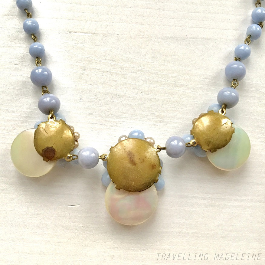 Vintage 1950s necklace featuring baby blue glass beads. ベビーブルーグラスを使用した1950年代のヴィンテージネックレス。