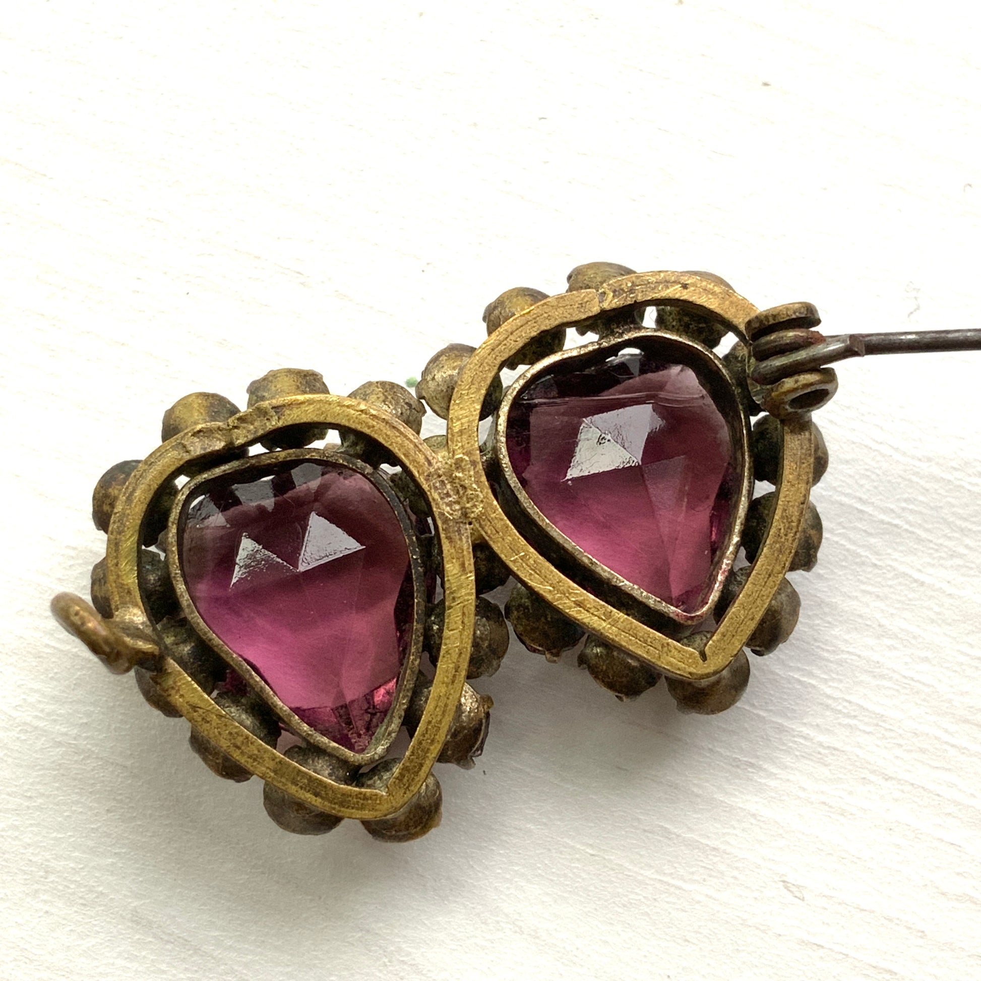 ANTIQUE EDWARDIAN Purple Glass Double Hearts Brooch　アンティーク　エドワーディアン　パープルグラス　ハート　ブローチ