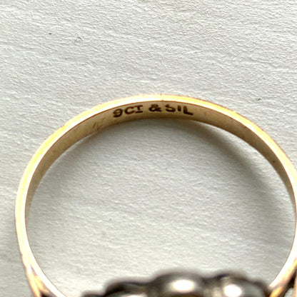 A Victorian opal and paste glass silver ring.  ヴィクトリア時代のオパールとペーストグラスのシルバーリング。