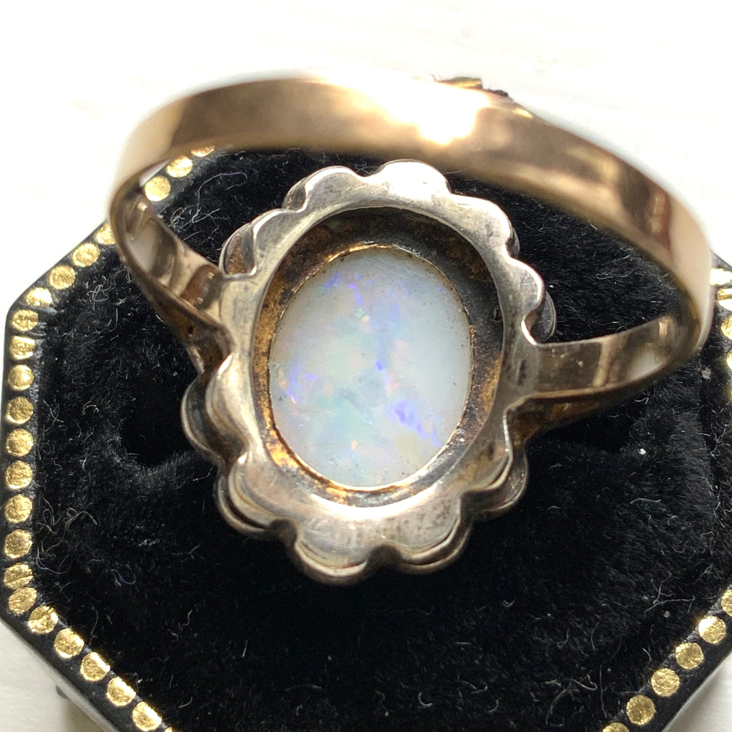 A Victorian opal and paste glass silver ring.  ヴィクトリア時代のオパールとペーストグラスのシルバーリング。
