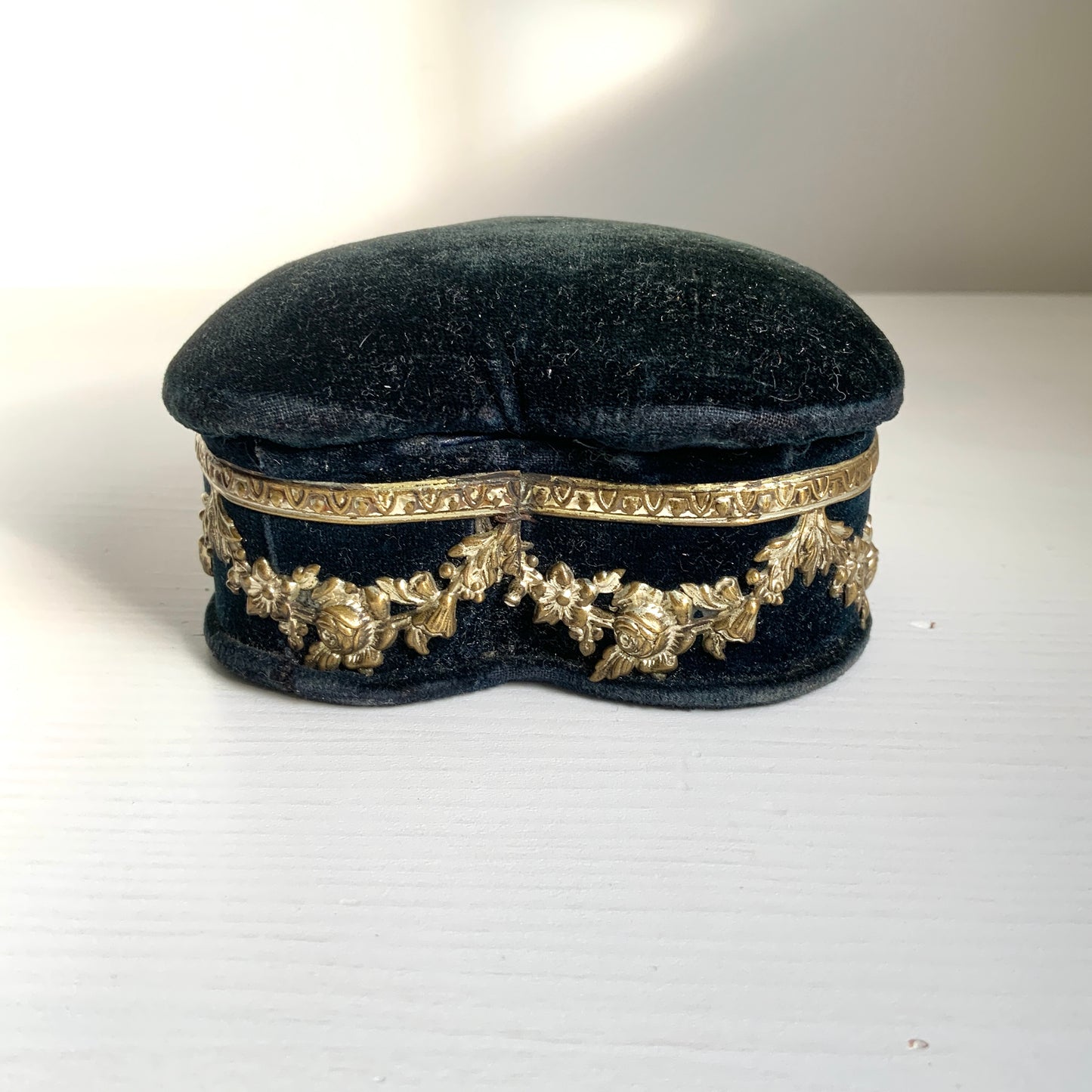 ANTIQUE VICTORIAN Black Velvet Heart Trinket Box