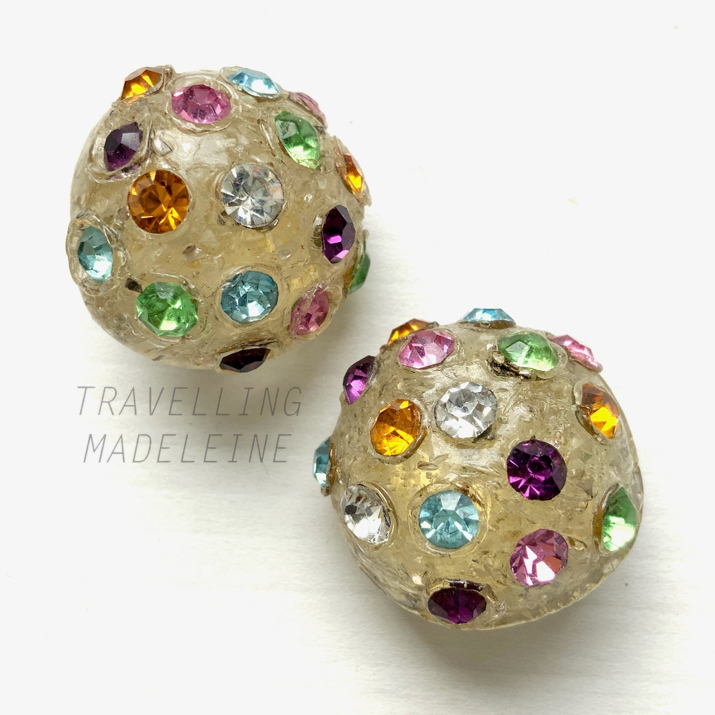 VINTAGE 1940-50's Glittered White Dome x Multicolour Rhinestone Clip Earrings