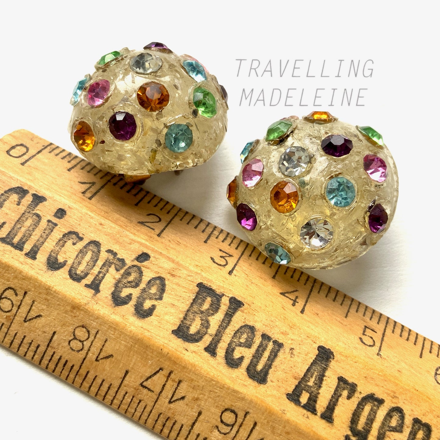 VINTAGE 1940-50's Glittered White Dome x Multicolour Rhinestone Clip Earrings