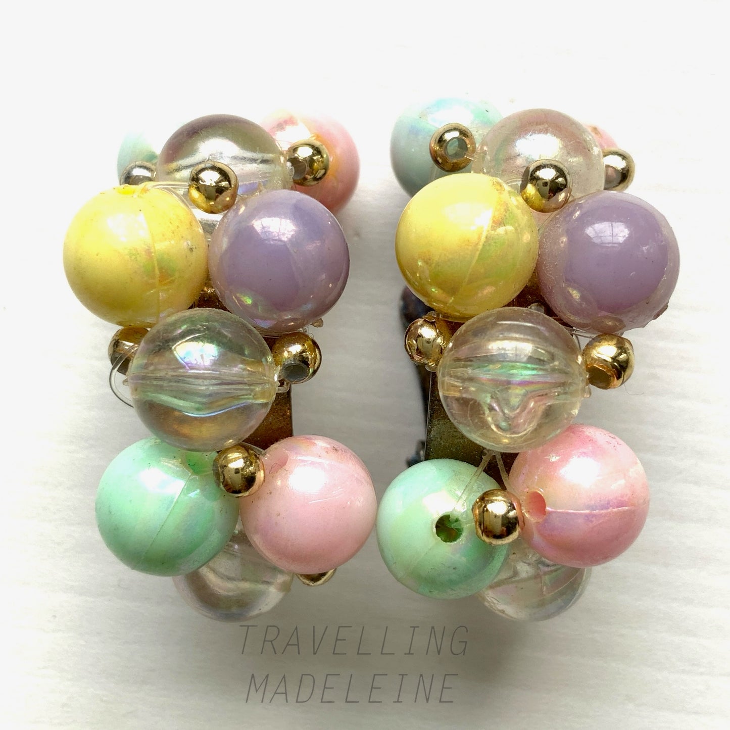 VINTAGE 1950's Pastel Multicolour Plastic Beads Half Hoop Clip Earrings