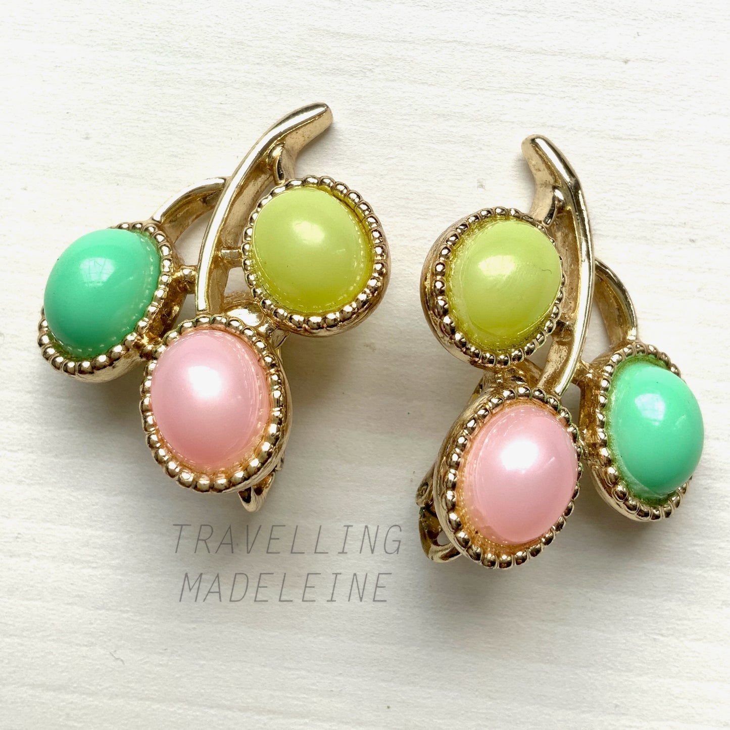 VINTAGE 1970's SARAH COVENTRY "Candy Land" Multicolour Cabochon Clip Earrings