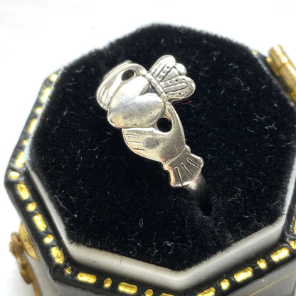 VINTAGE 1980's Claddagh Silver Pinky Ring