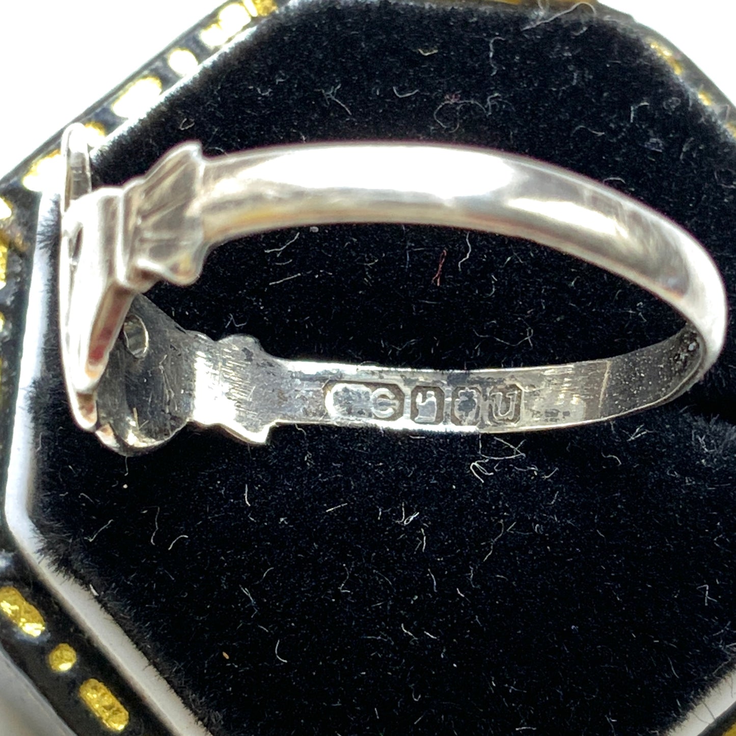 VINTAGE 1980's Claddagh Silver Pinky Ring