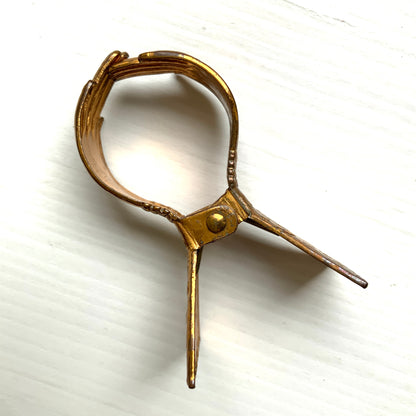 VINTAGE 1940-50's ZENETTE Gold Tone Hand Glove Clip