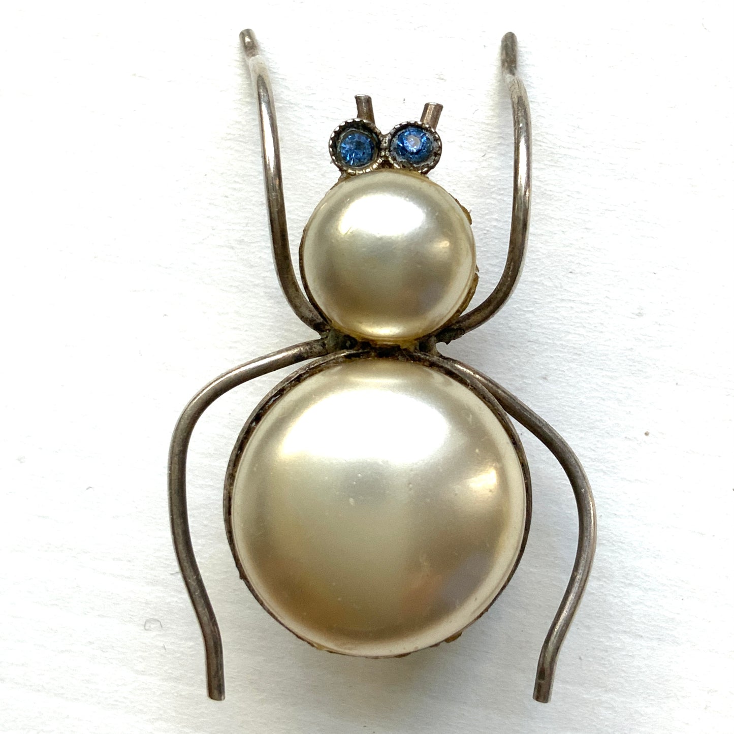 VINTAGE ART DECO Glass Pearl Button Spider Silver Brooch