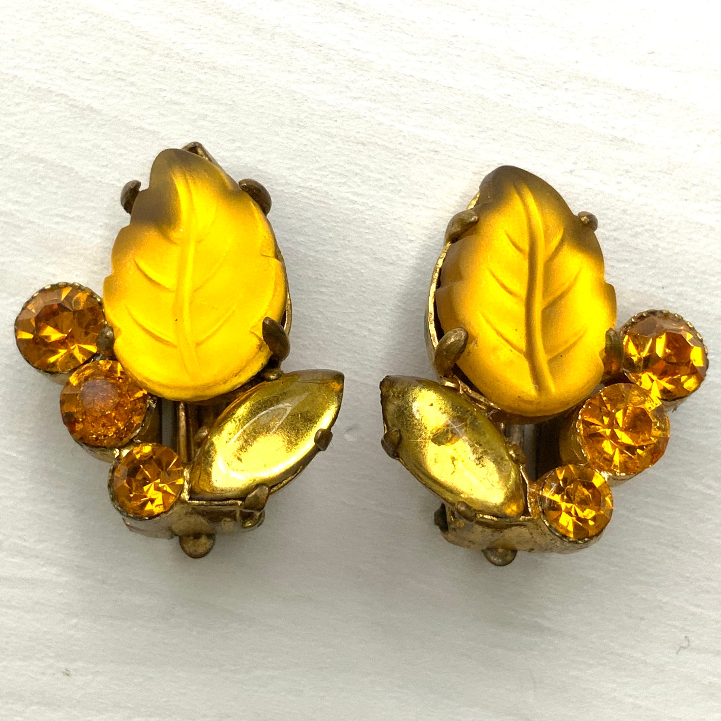 VINTAGE 1950's Orange/Amber Frosted Leaf Glass Clip Earrings