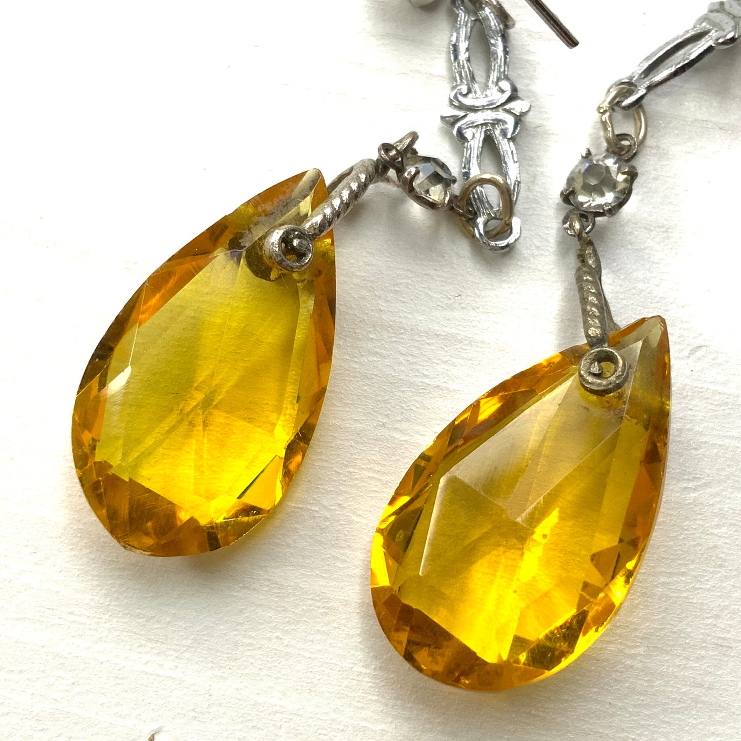 VINTAGE 1920's Yellow Teardrop Glass Dangle Pierced Earrings