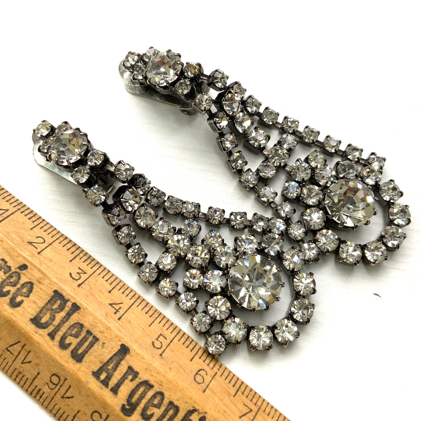 VINTAGE 1950's Big Rhinestone Chandelier Clip Earrings