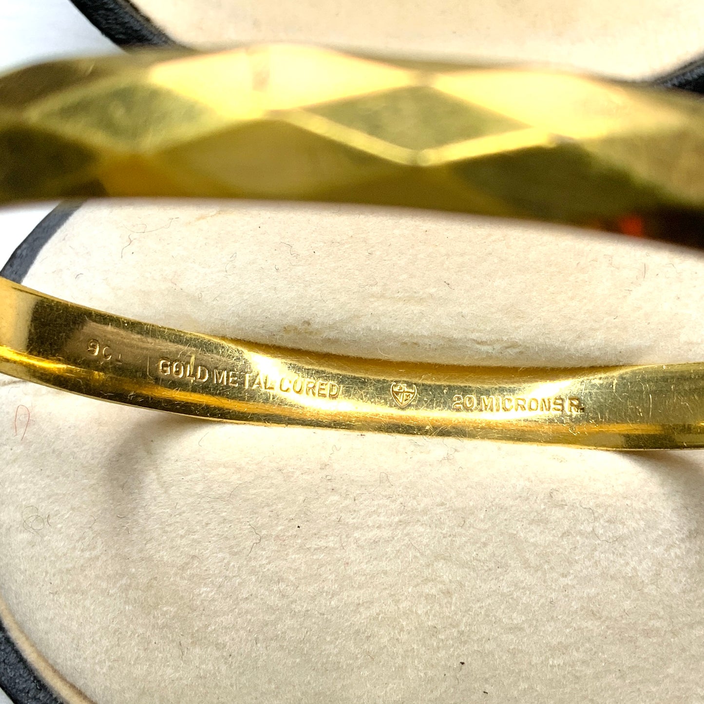 VINTAGE 9ct Rolled Gold Faceted Bangle