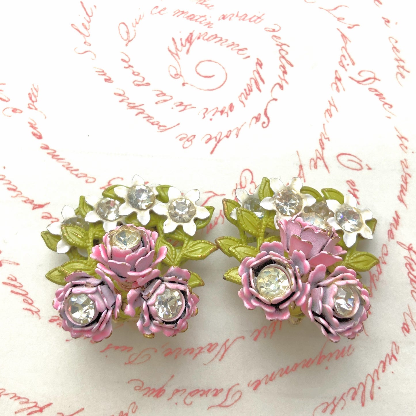 VINTAGE 1950's Enamel Pink Rose & White Flower Clip Earrings