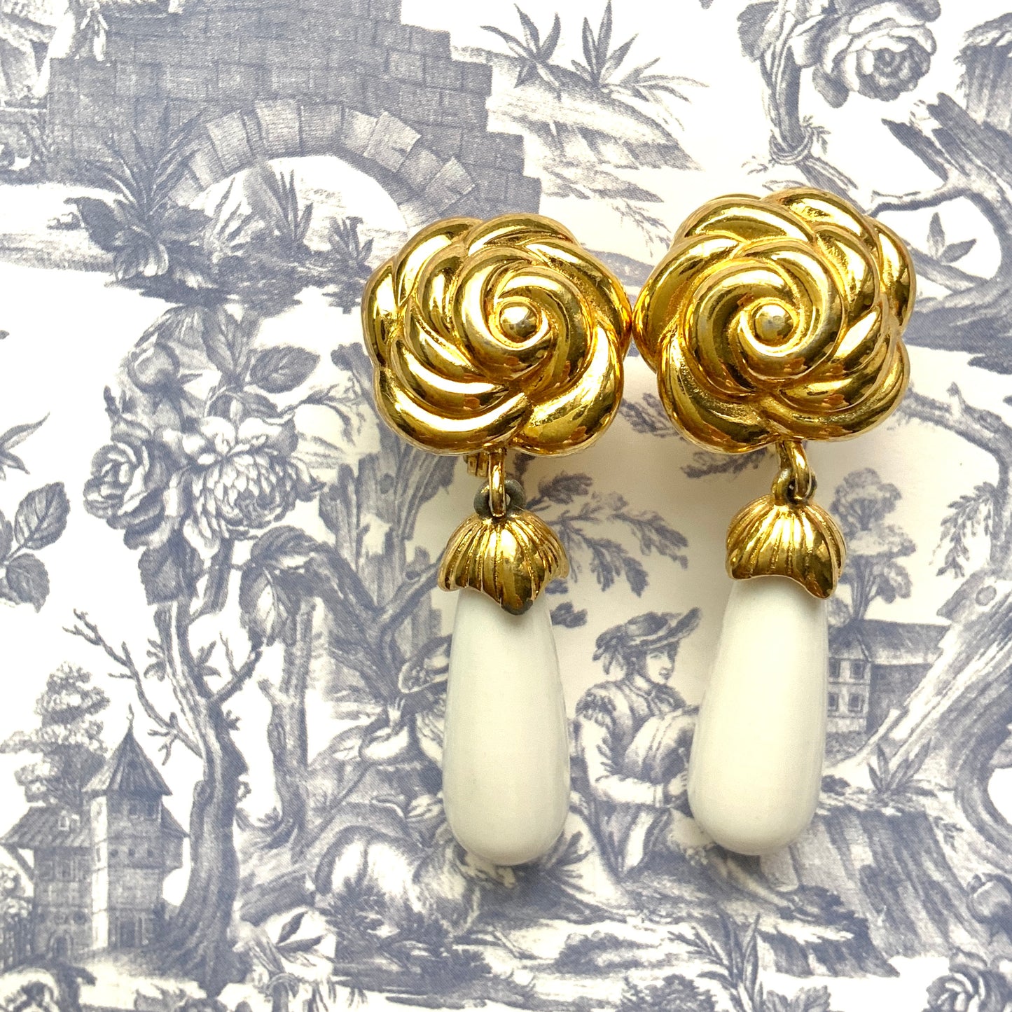 VINTAGE MONET Gold Tone Rose & White Raindrop Clip Earrings