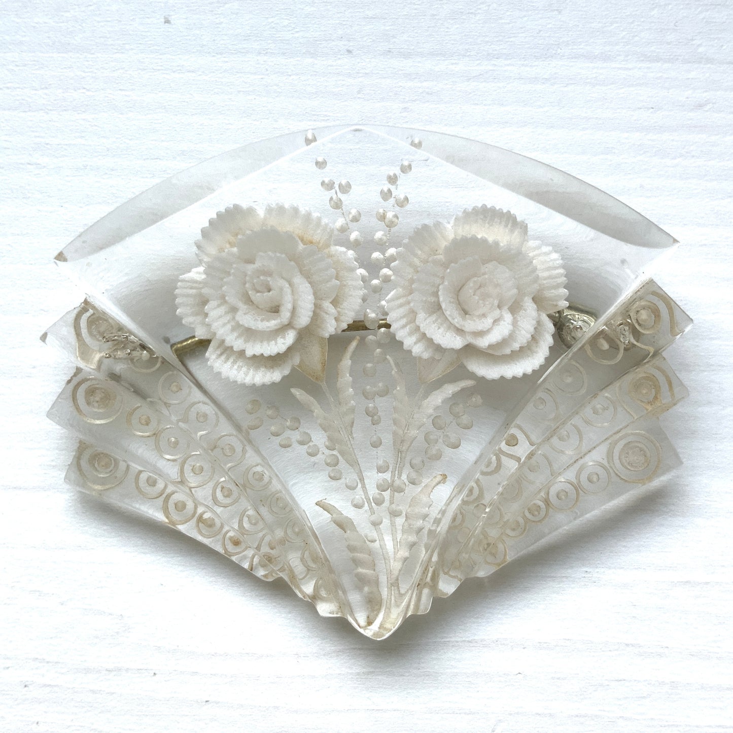 VINTAGE 1950's White Rose Reverse Carved Lucite Brooch