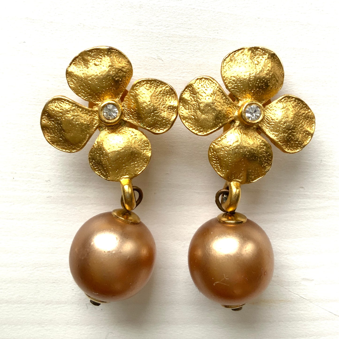 VINTAGE Gold Tone Dogwood Flower & Faux Bronze Pearl Dangle Clip Earrings