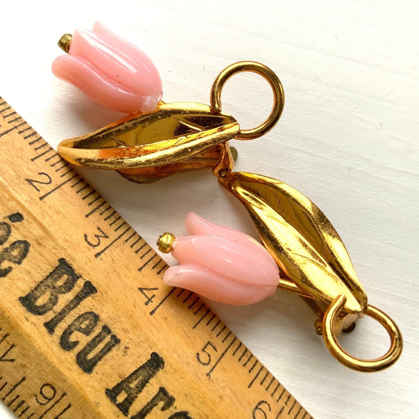 VINTAGE 1940's Pink Plastic Tulip & Gold Tone Leaf Clip Earrings