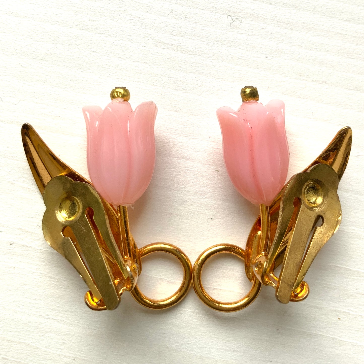 VINTAGE 1940's Pink Plastic Tulip & Gold Tone Leaf Clip Earrings