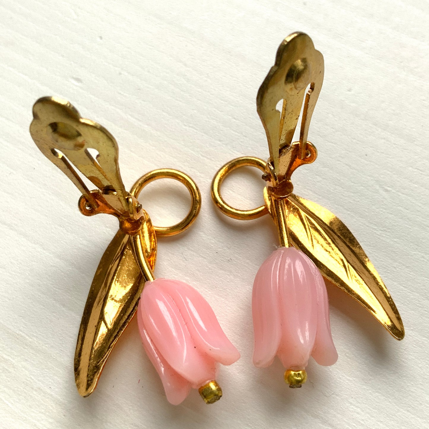 VINTAGE 1940's Pink Plastic Tulip & Gold Tone Leaf Clip Earrings