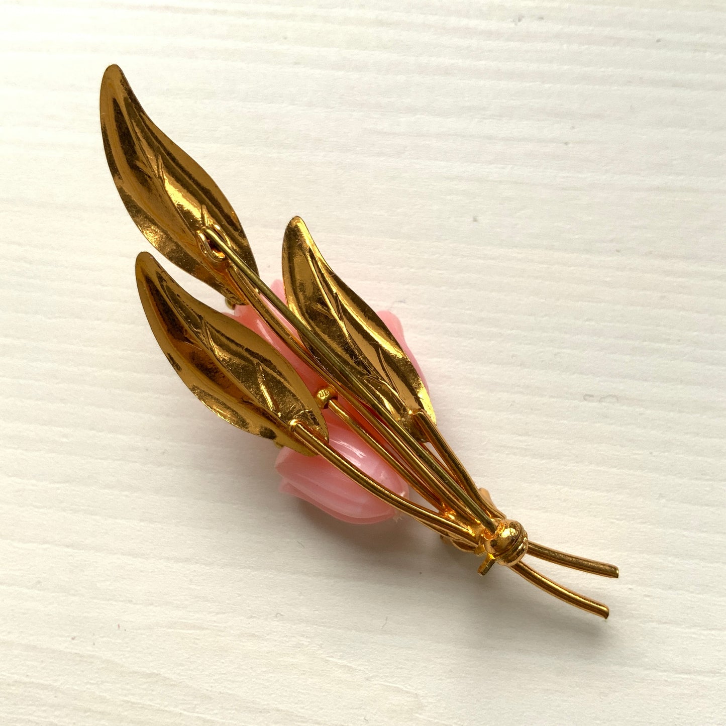 VINTAGE 1940's Pink Plastic Tulip & Gold Tone Leaves Bouquet Brooch