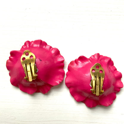 VINTAGE Pink Plastic Poppy Clip Earrings