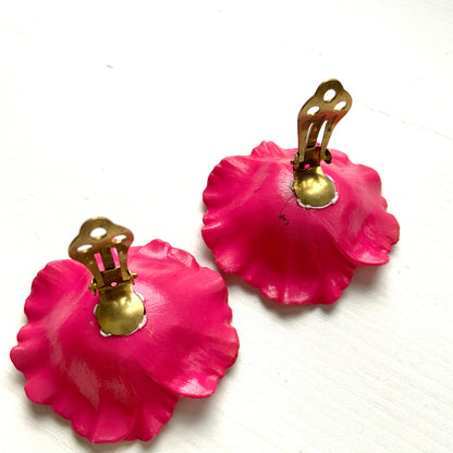 VINTAGE Pink Plastic Poppy Clip Earrings