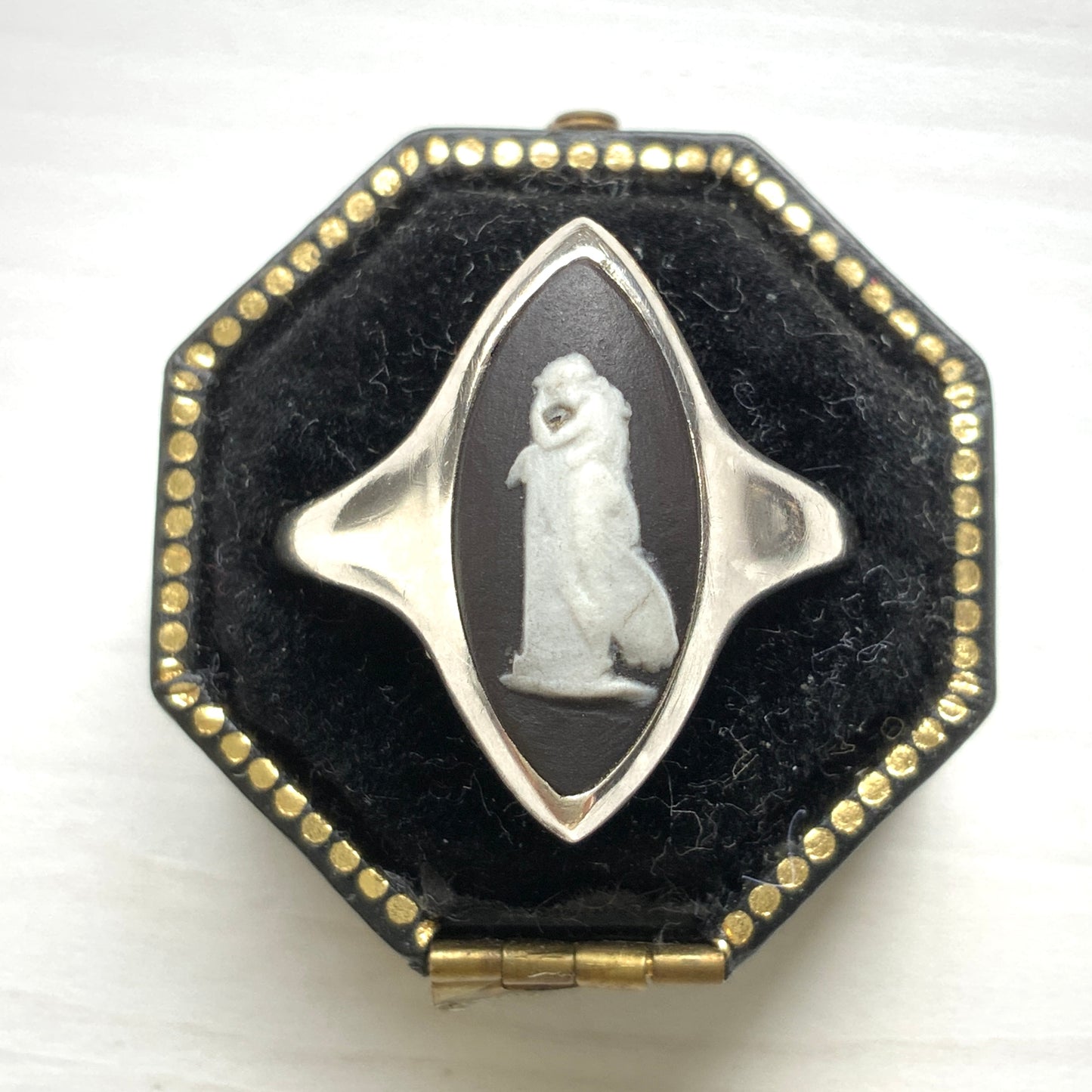 WEDGEWOOD VINTAGE 1960s Black Jasperware Marquise Cameo Silver Ring