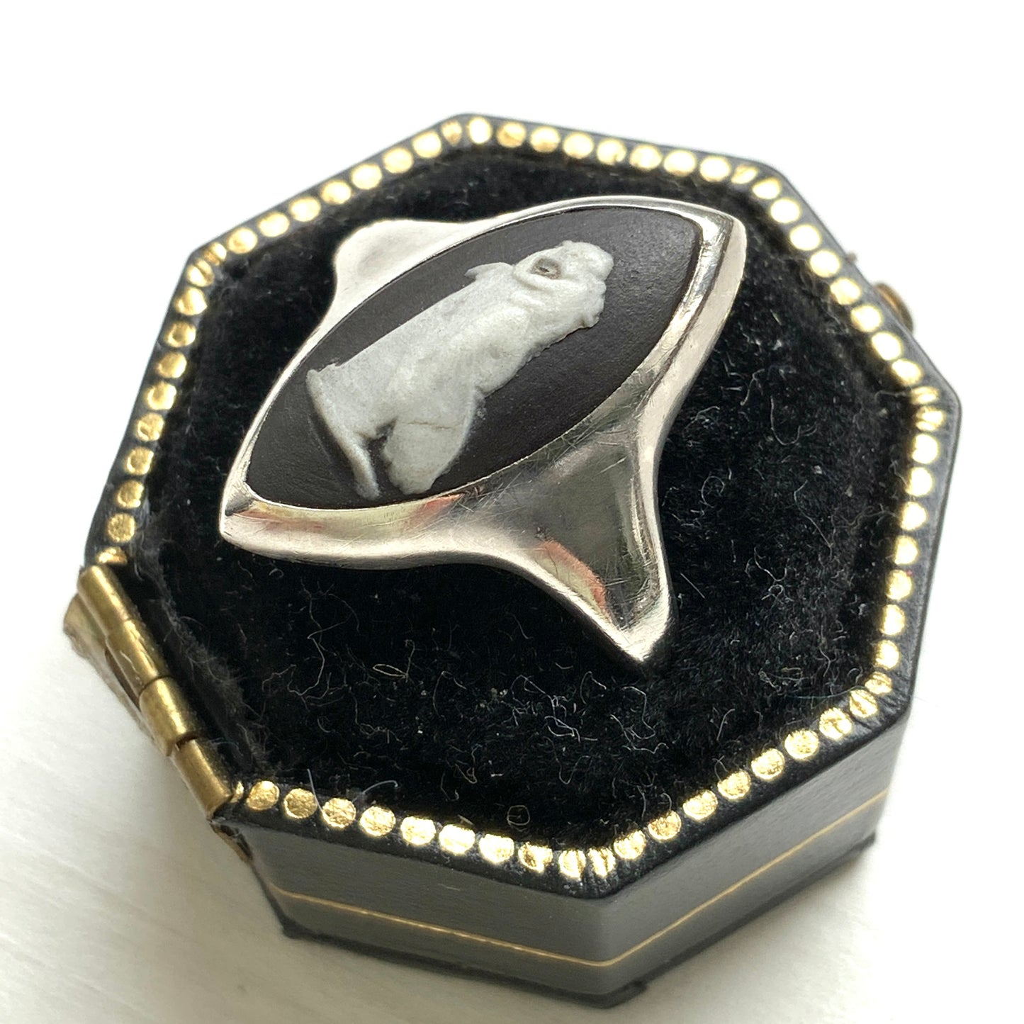 WEDGEWOOD VINTAGE 1960s Black Jasperware Marquise Cameo Silver Ring