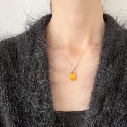 VINTAGE ART DECO Yellow Rectangular Glass Pendant Necklace