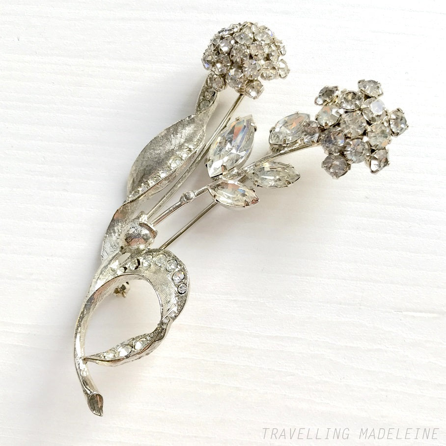 VINTAGE 1950's DENBE Rhinestone Flower Trembler Brooch