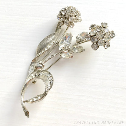 VINTAGE 1950's DENBE Rhinestone Flower Trembler Brooch