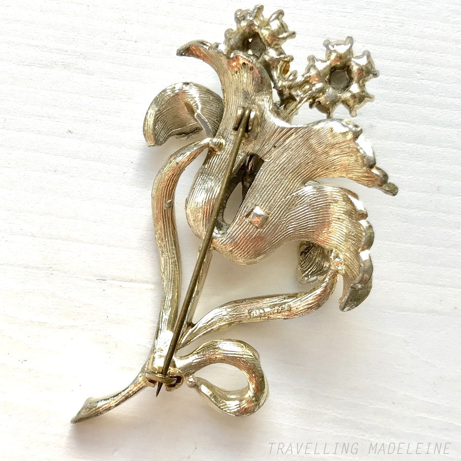 VINTAGE EXQUISITE Rhinestone + Silver Tone Flower Brooch