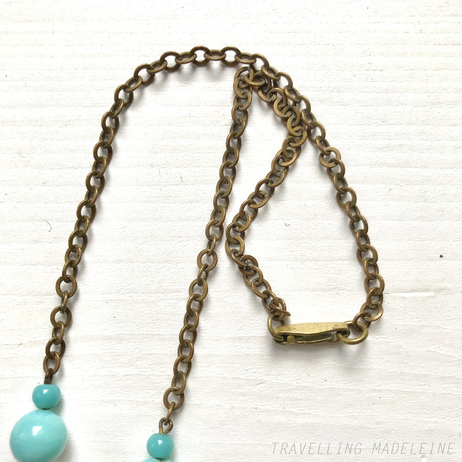 VINTAGE 1920's Turquoise Blue Glass & Gold Tone Leaf Necklace