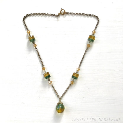 VINTAGE 1930-40’s Yellow x Green Bicolor Glass Necklace