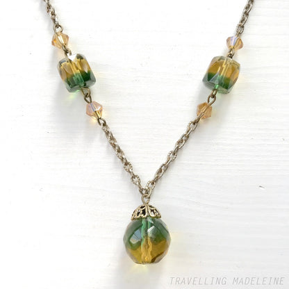 VINTAGE 1930-40’s Yellow x Green Bicolor Glass Necklace