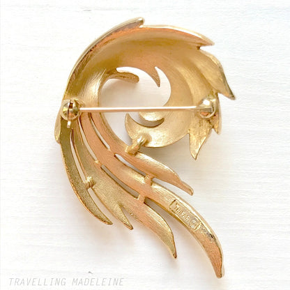 VINTAGE 1960's TRIFARI Gold Tone Swirl Leaf Brooch