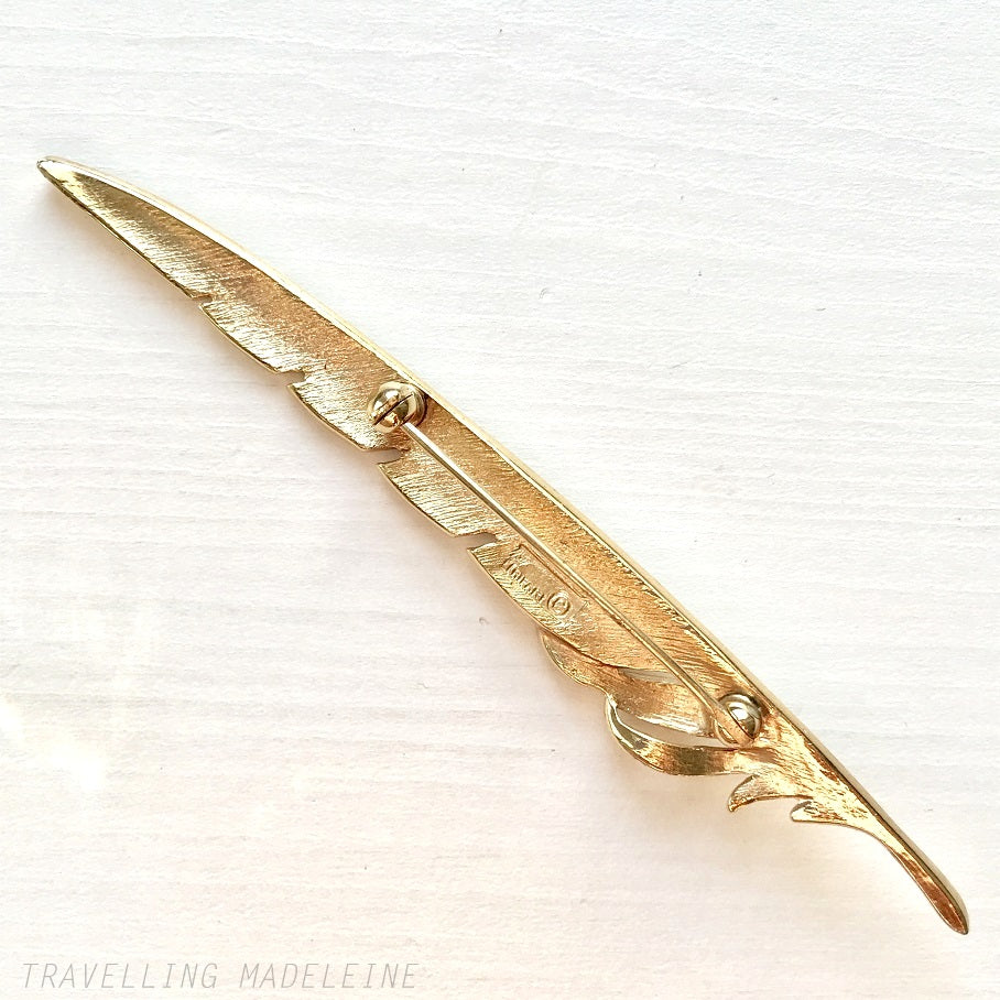 VINTAGE 1950-60's TRIFARI Gold Tone Feather Brooch