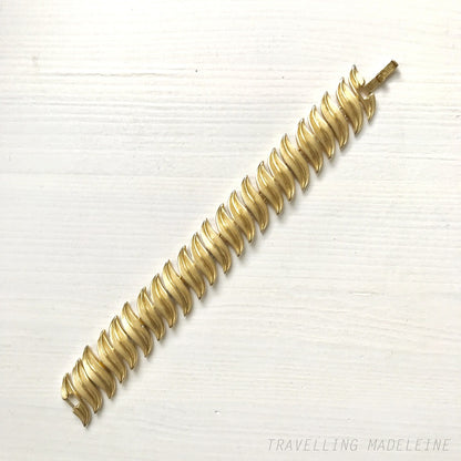 VINTAGE 1950-60's TRIFARI Gold Tone Long Leaf Bracelet