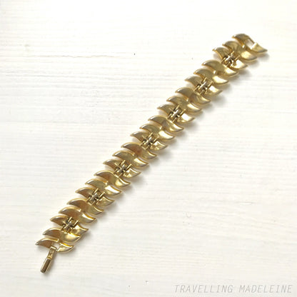 VINTAGE 1950-60's TRIFARI Gold Tone Long Leaf Bracelet