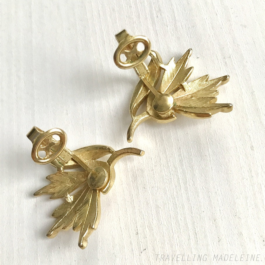 VINTAGE 1950’s TRIFARI Gold Tone Thistle Flower Clip Earrings