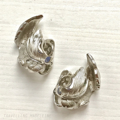 VINTAGE 1950-60's TRIFARI Silver Tone Leaf Clip Earrings