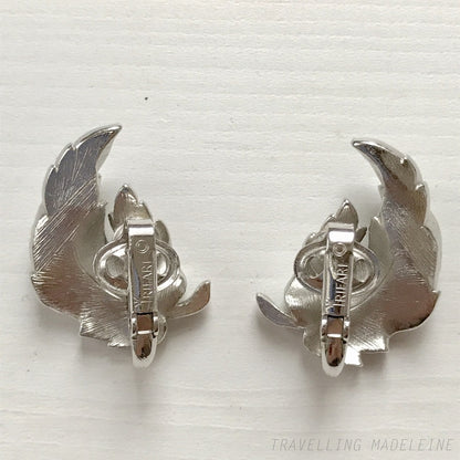 VINTAGE 1950-60's TRIFARI Silver Tone Leaf Clip Earrings