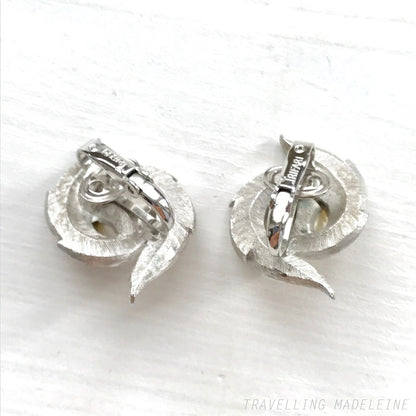 VINTAGE 1950-60's TRIFARI Silver Tone Swirl Leaves & Pearl Clip Earrings