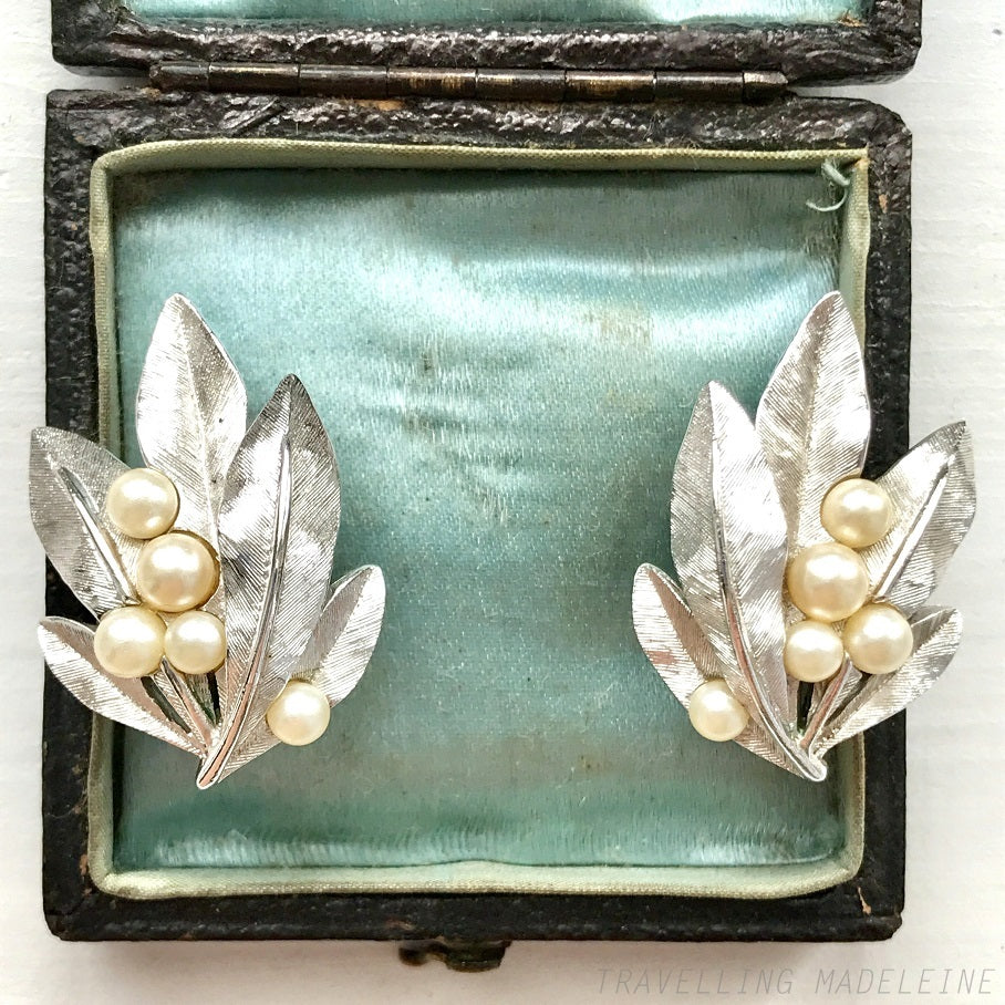 VINTAGE 1960's TRIFARI Silver Tone Leaves & Pearl Clip Earrings