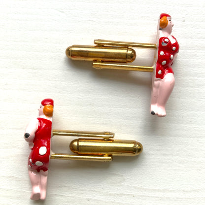 Vintage cufflinks featuring a charming lady in a polka dot swimsuit. 水玉模様の水着を着た女性がモチーフになった、ヴィンテージカフリンク。
